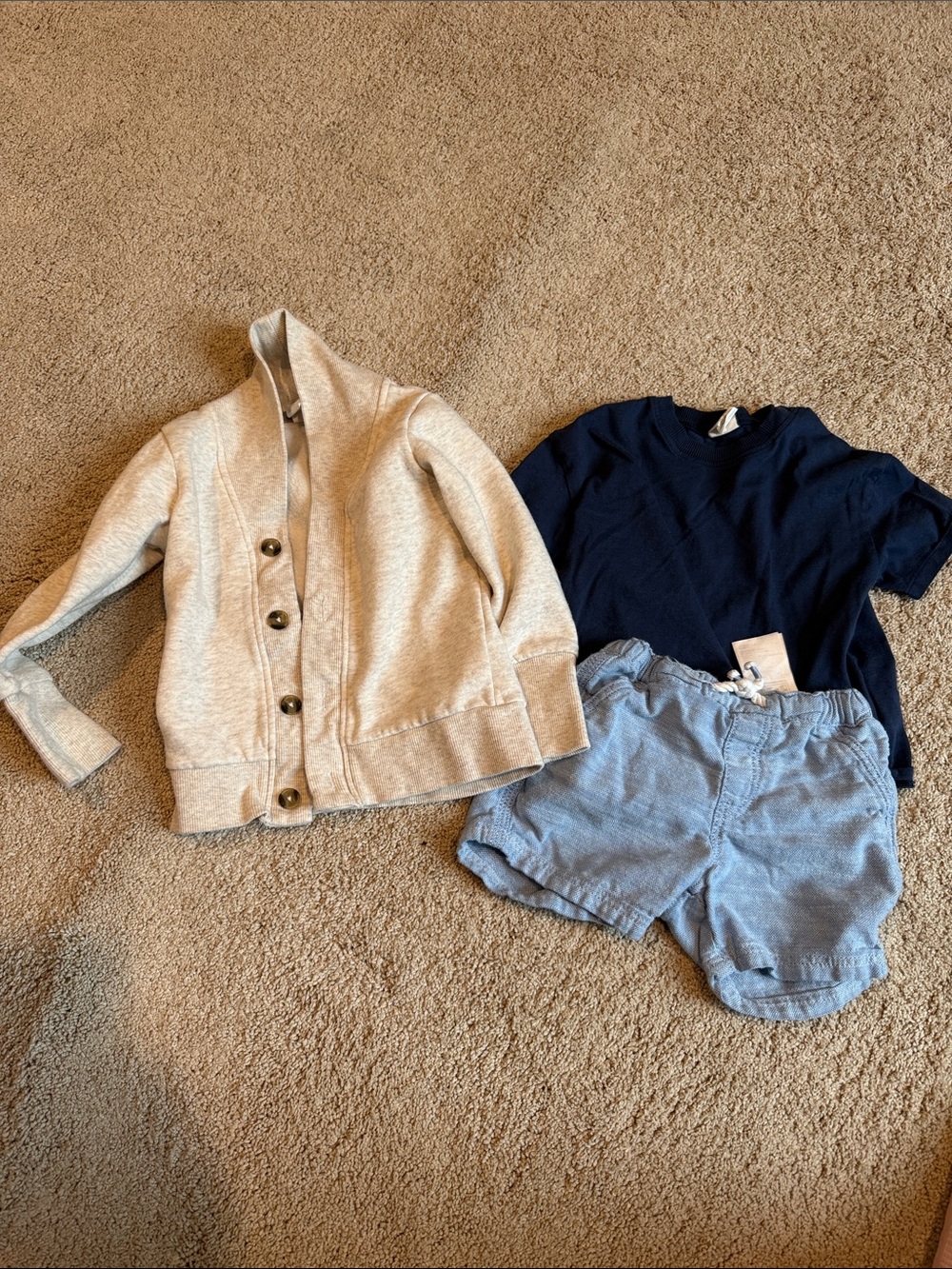 h&M 2T clothing